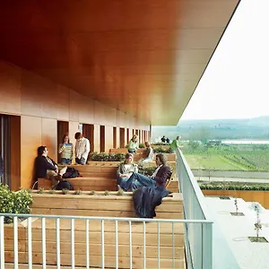Youth Schengen / Hostal