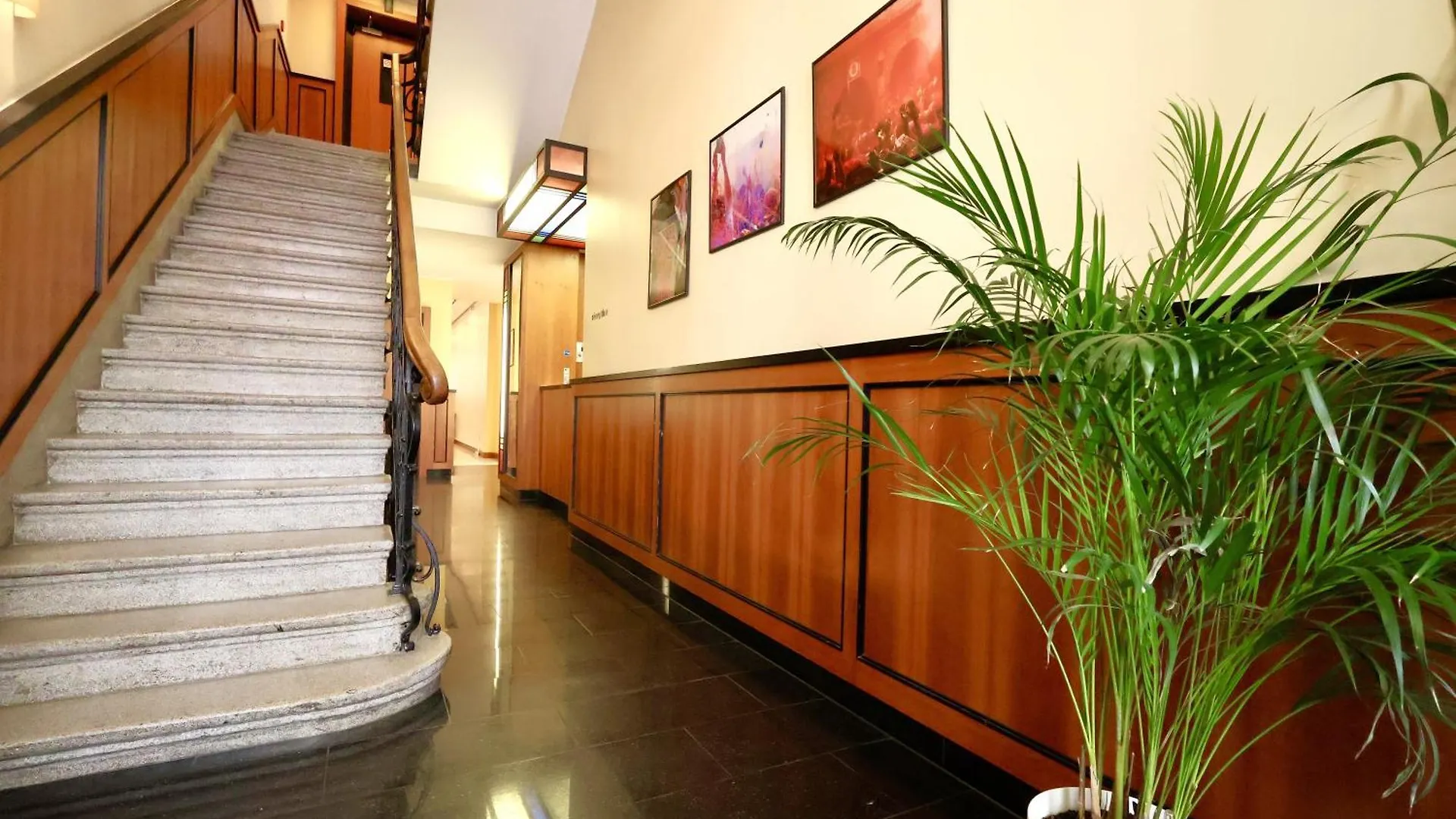 Hotel De La Poste Esch-sur-Alzette